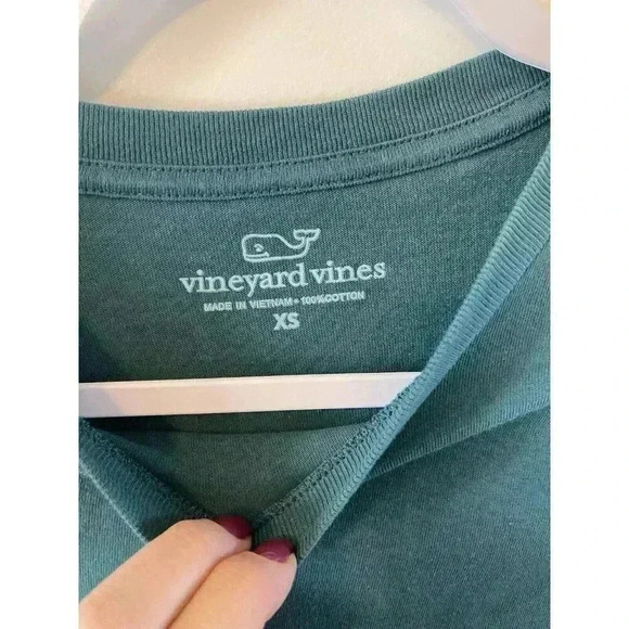 Vineyard Vines Size XS Every Round Should Feel This Good LS Green T Shirt NWOT - Picture 3 of 5